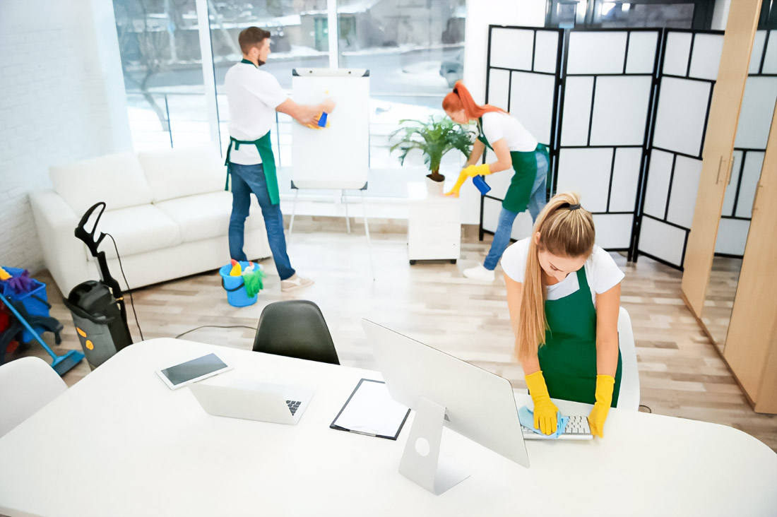 Road Salt Residue on Hard Floors: How Offices Prevent White Staining & Finish Damage